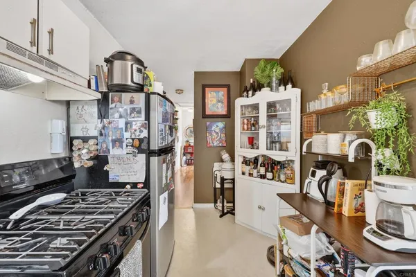 $1,039,000 | 1530 East Appleton Street, Long Beach, CA 90802