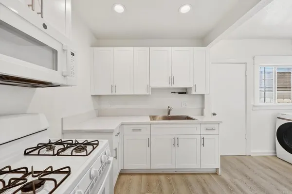 $1,039,000 | 1530 East Appleton Street, Long Beach, CA 90802