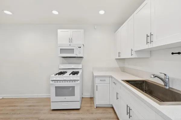 $1,039,000 | 1530 East Appleton Street, Long Beach, CA 90802