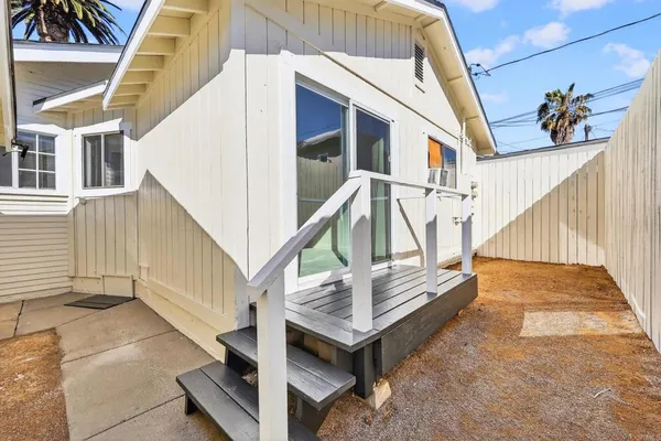 $1,039,000 | 1530 East Appleton Street, Long Beach, CA 90802