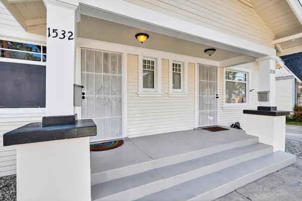 $1,039,000 | 1530 East Appleton Street, Long Beach, CA 90802