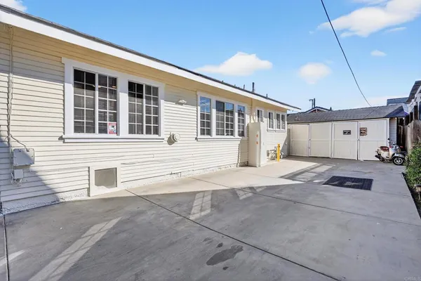 $1,039,000 | 1530 East Appleton Street, Long Beach, CA 90802