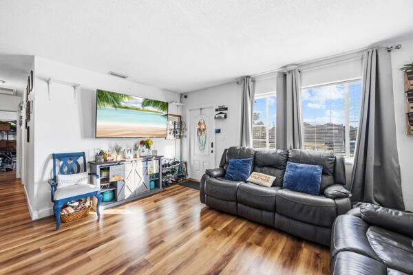 430 West 25th Street Riviera Beach, FL 33404 - Photo 7 of 43 430 living room 2