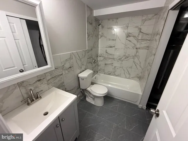 $2,150 | 1727 Dallas Street, Unit 1, Philadelphia, PA 19126