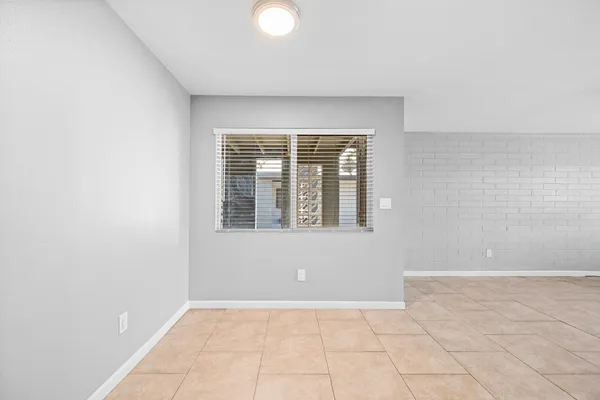 $1,095 | 1518 West Colter Street, Unit 6, Phoenix, AZ 85015