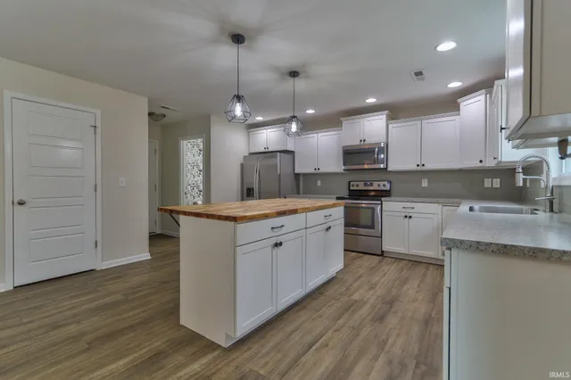 $385,000 | 3616 Ebbets Drive, Evansville, IN 47725