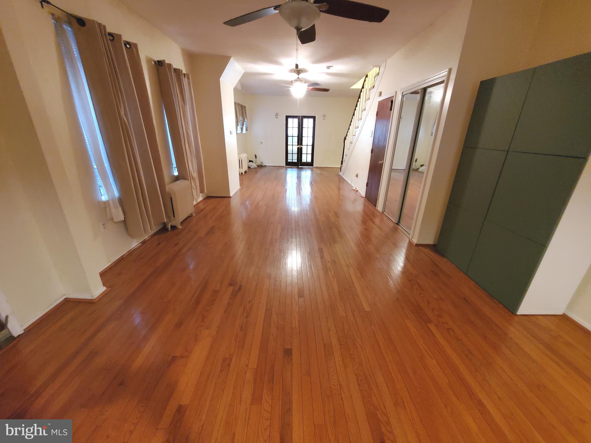 5056 Gainor Road Philadelphia, PA 19131 - Photo 3 of 13 Spacious!