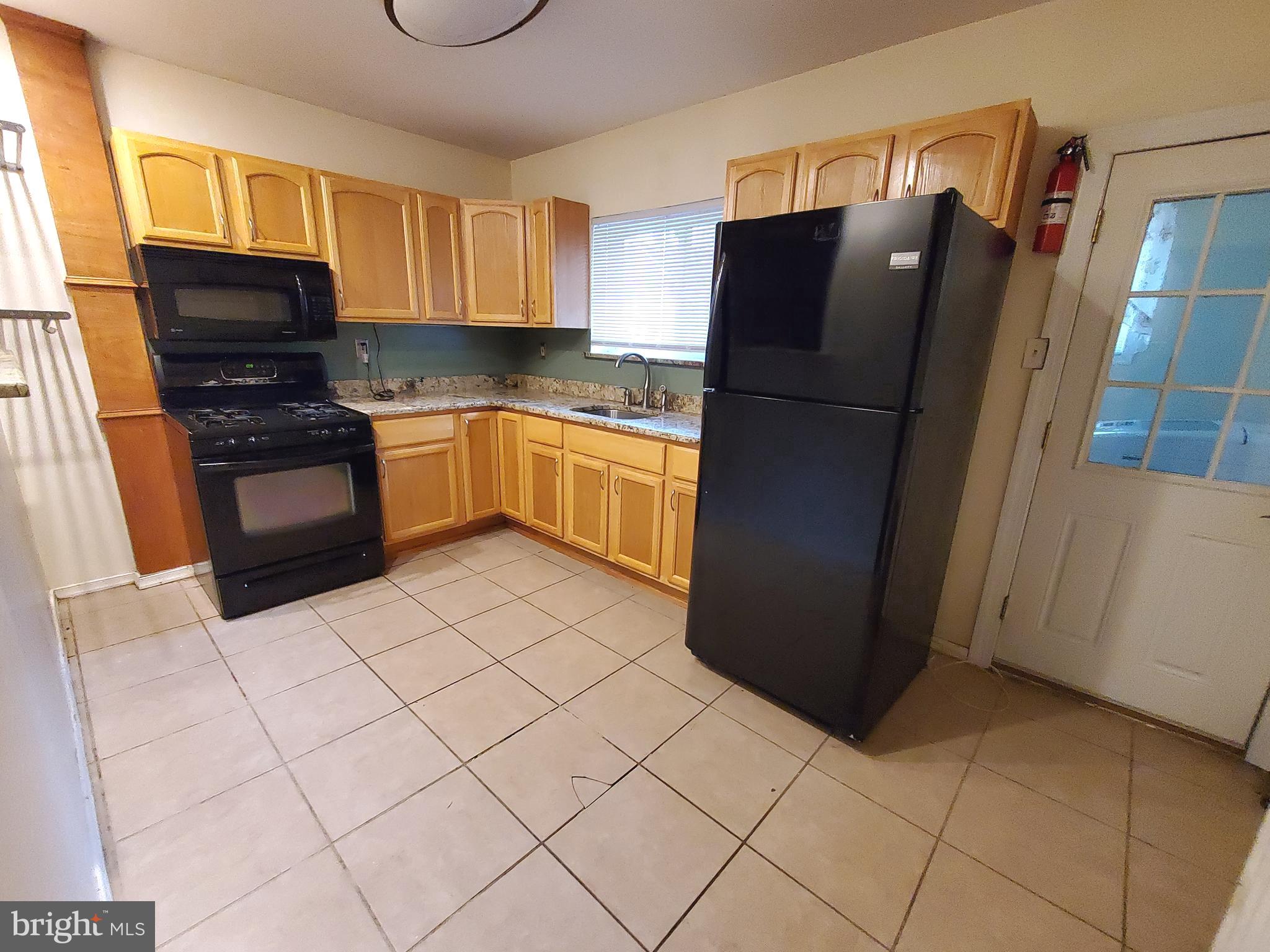5056 Gainor Road Philadelphia, PA 19131 - Photo 5 of 13 Kitchen