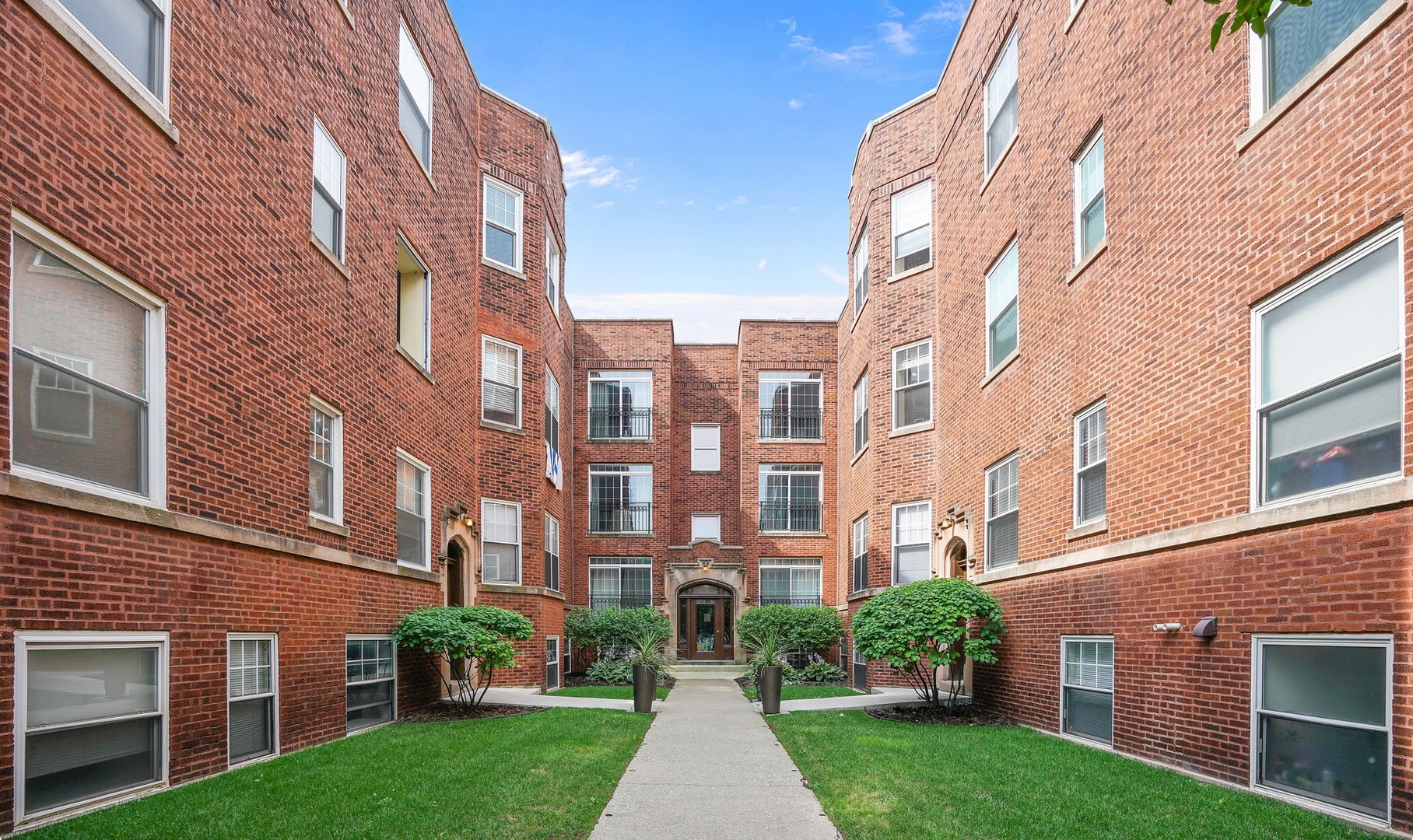 5884 North Ridge Avenue, Unit 3 Chicago, IL 60660 - Photo 2 of 19