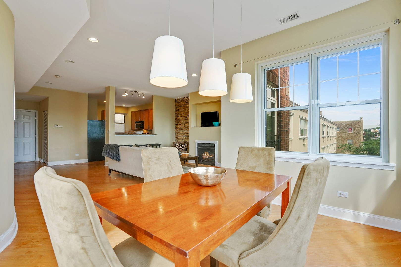 5884 North Ridge Avenue, Unit 3 Chicago, IL 60660 - Photo 7 of 19