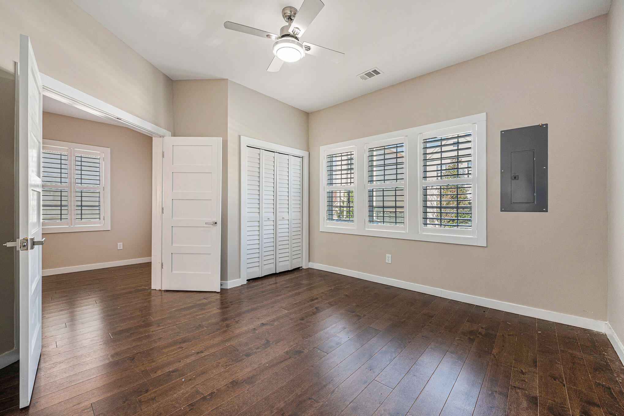 183 Line Street Charleston, SC 29403 - Photo 11 of 34 Owner's Suite