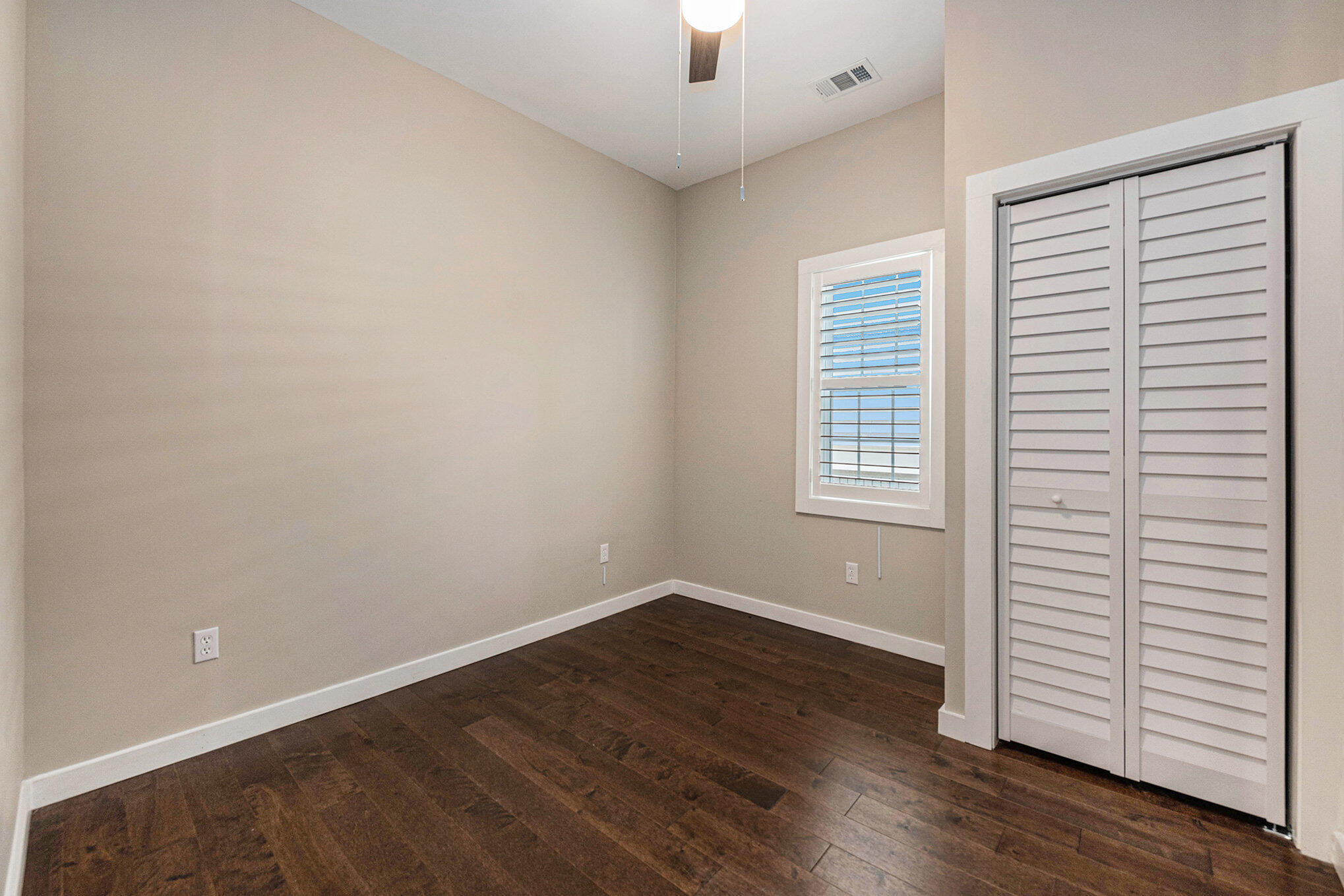 183 Line Street Charleston, SC 29403 - Photo 16 of 34 Guest Bedroom 1