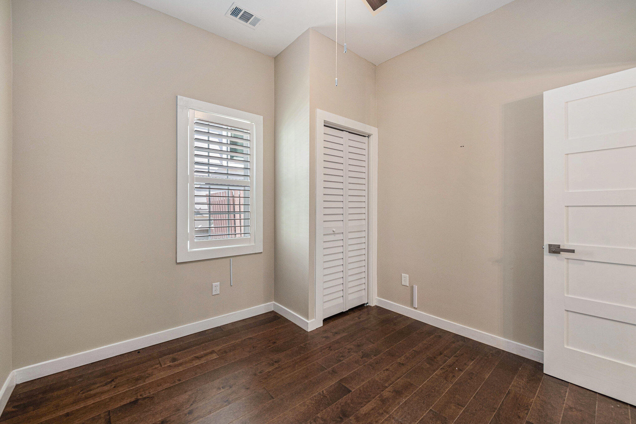 183 Line Street Charleston, SC 29403 - Photo 17 of 34 Guest Bedroom 1