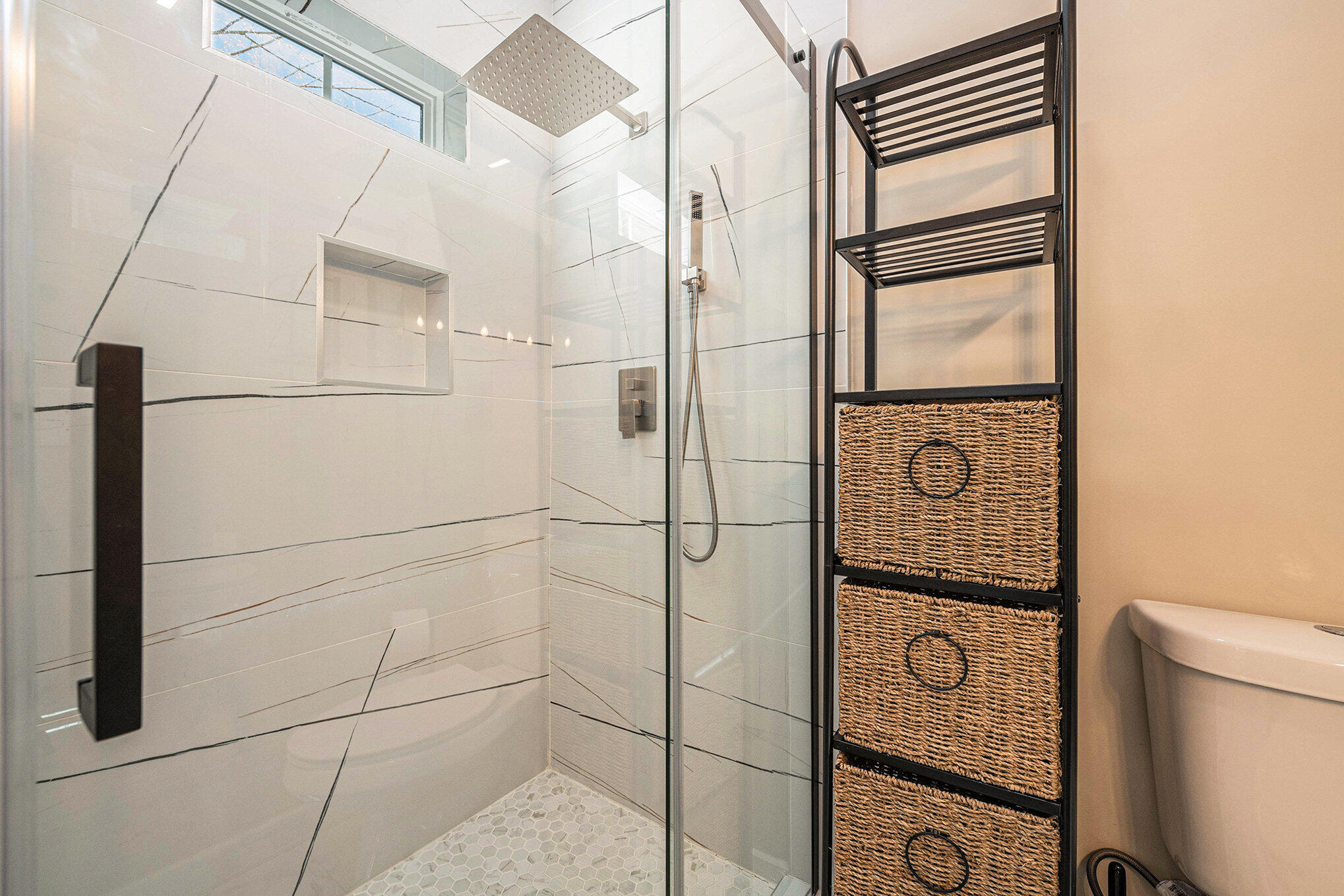 183 Line Street Charleston, SC 29403 - Photo 22 of 34 Guest Bathroom
