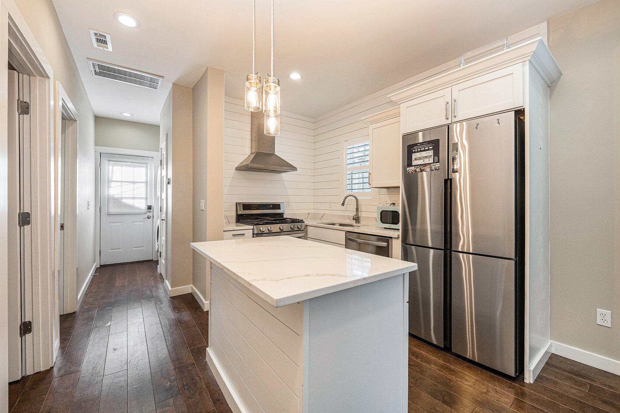 183 Line Street Charleston, SC 29403 - Photo 7 of 34 Kitchen with Island