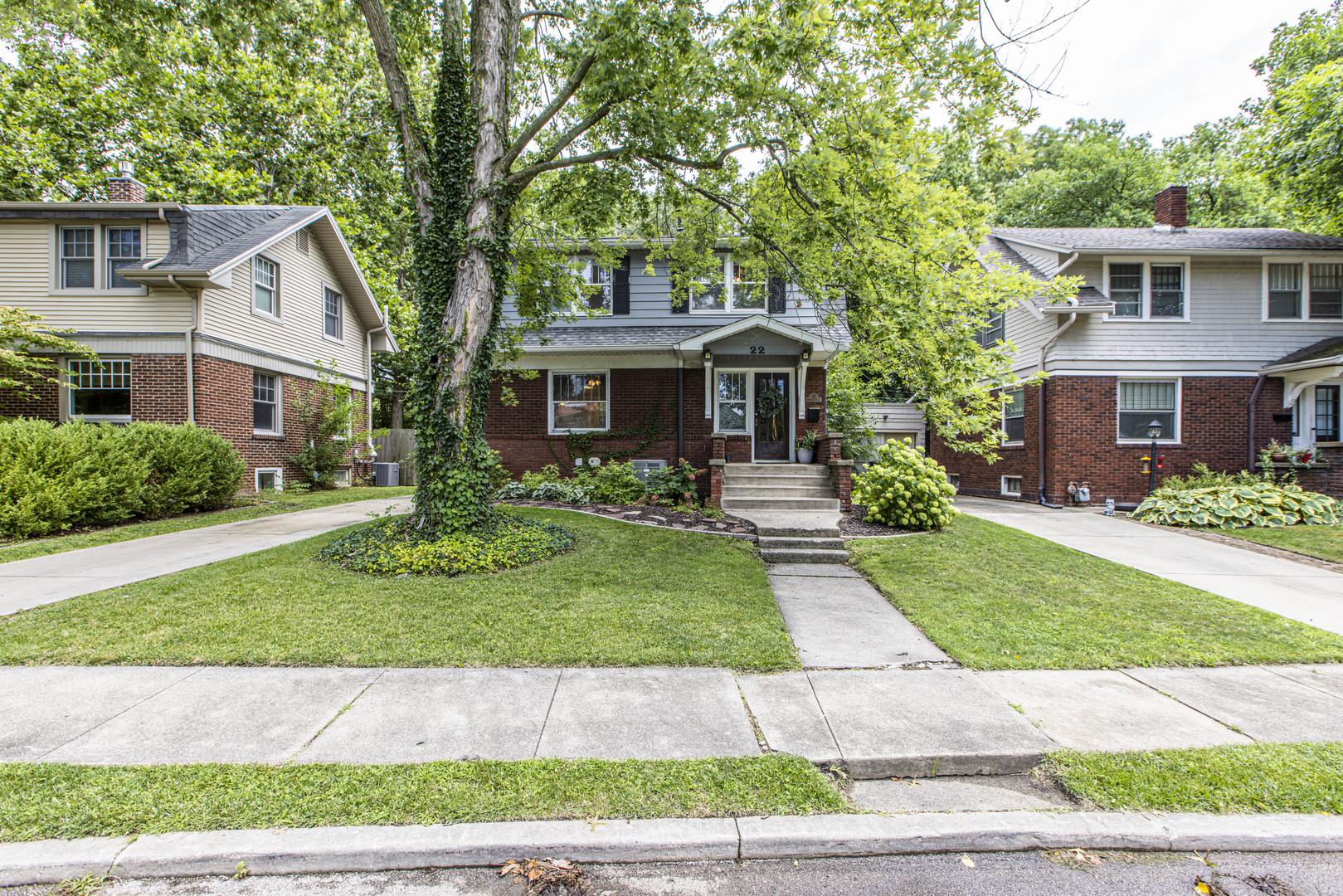 22 Broadway Place Normal, IL 61761 - Photo 34 of 36 front view of house with a yard