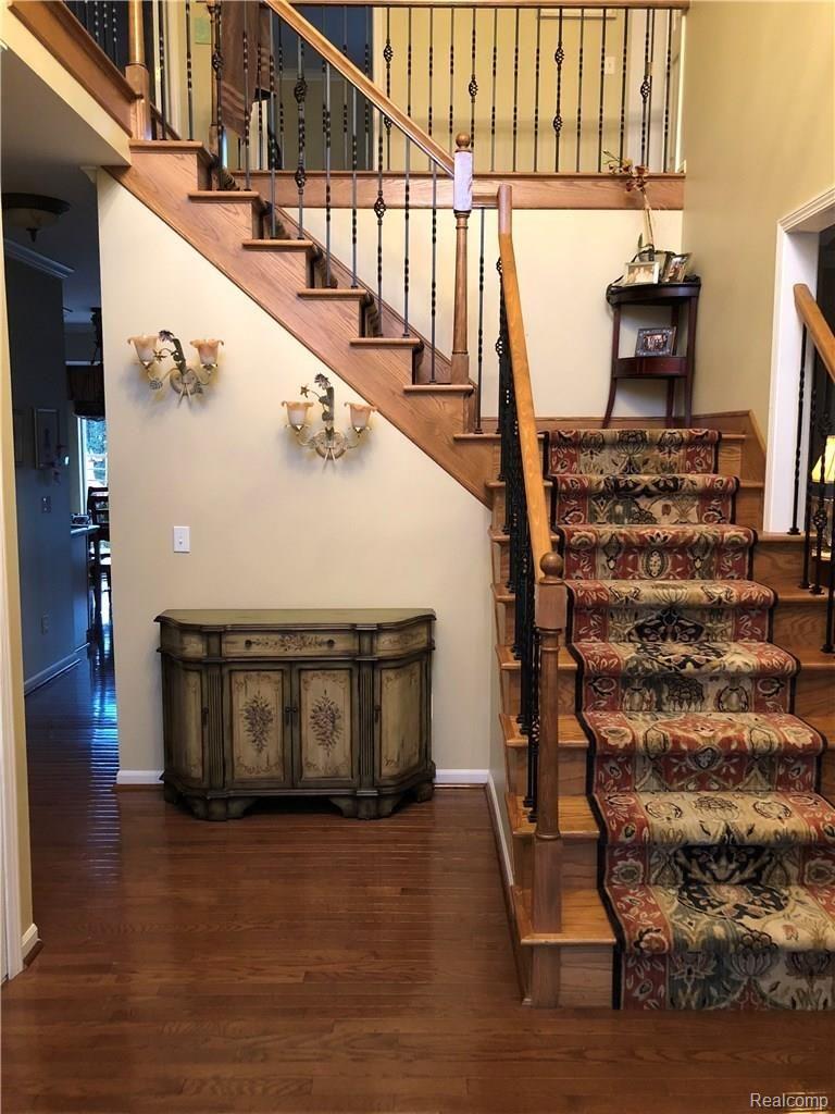 1735 Angela Road Walled Lake, MI 48390 - Photo 5 of 31 5.JPG