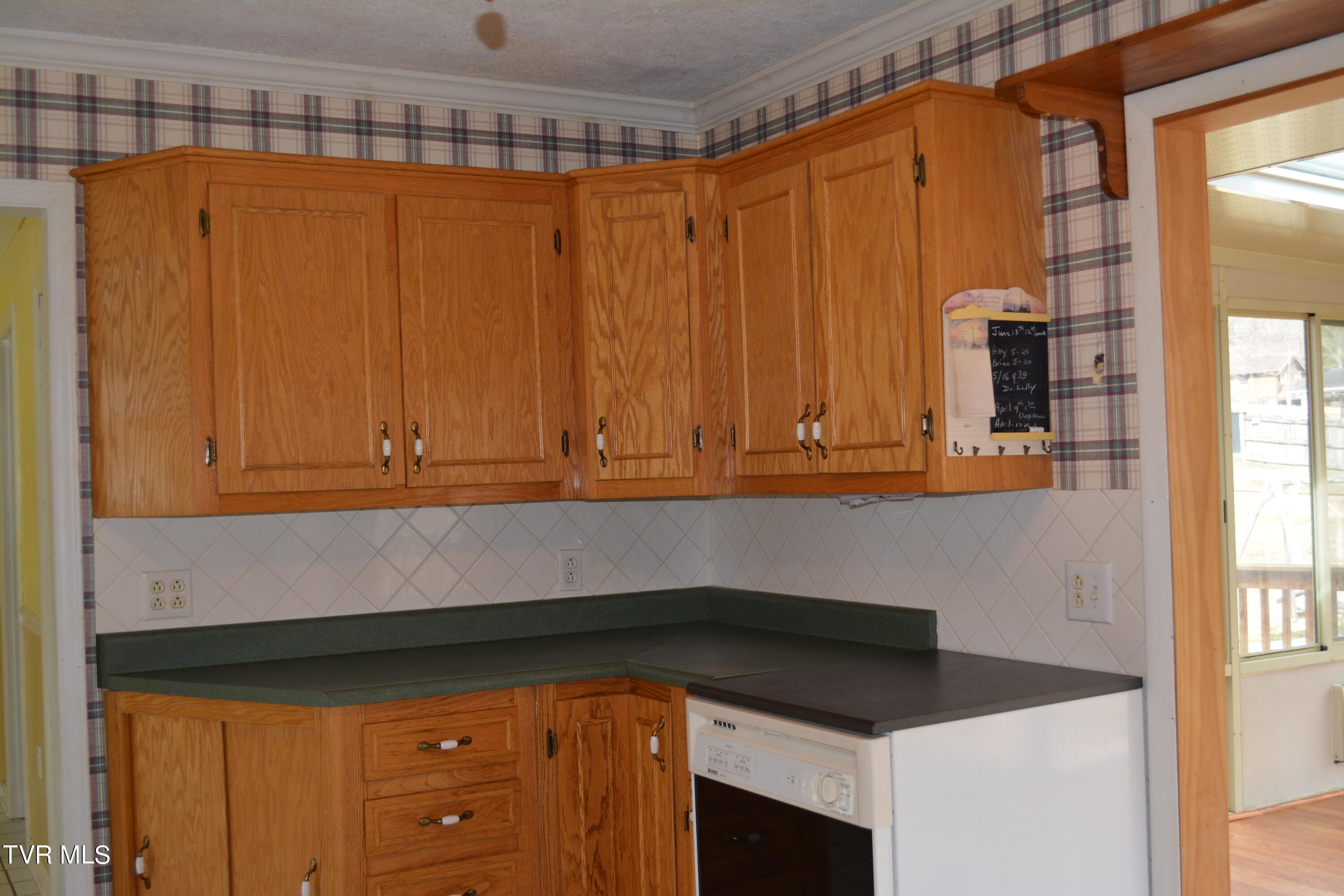 1679 Dexter Road Kingsport, TN 37660 - Photo 8 of 20 DSC_0087