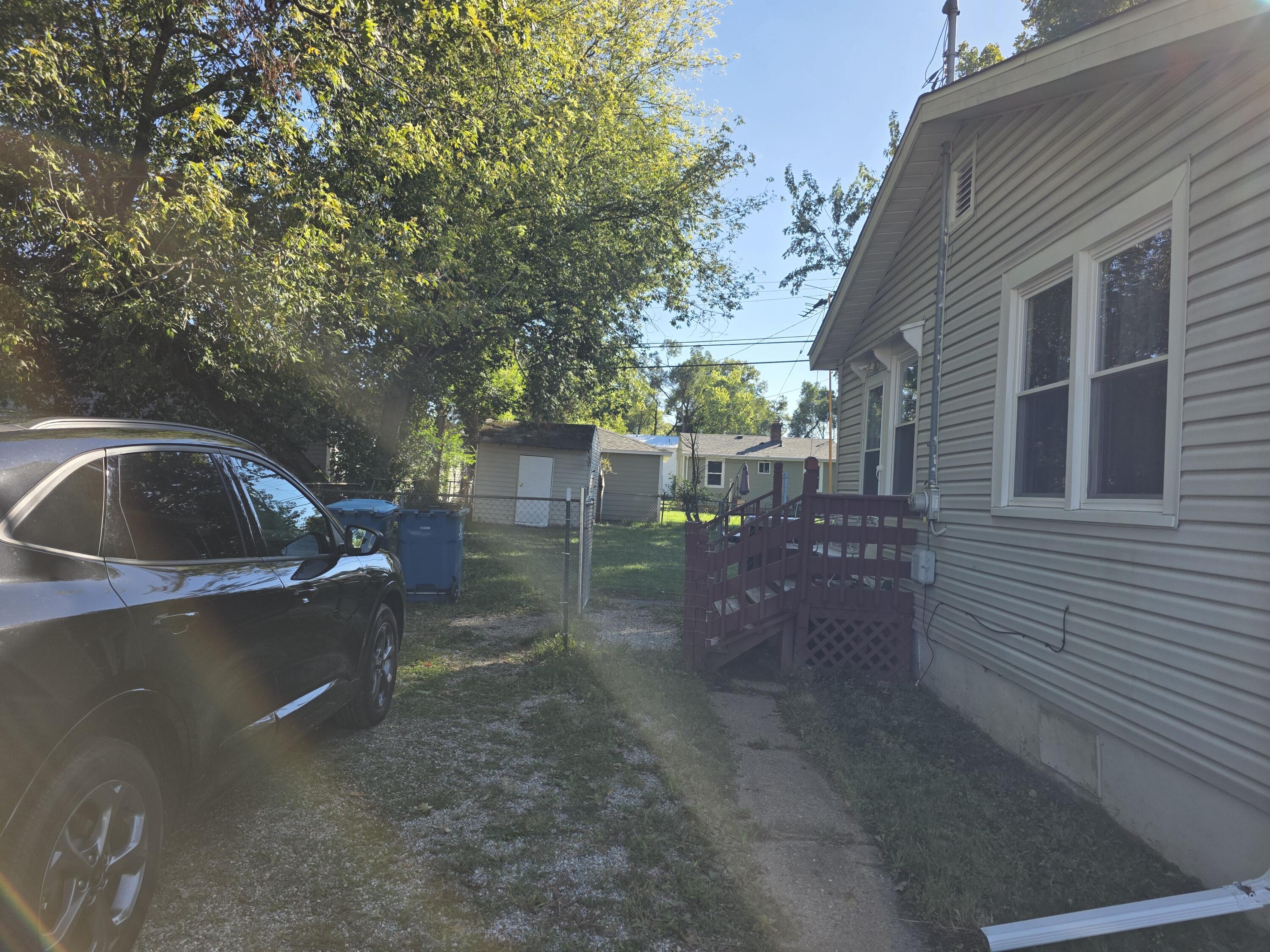 1225 West Territorial Road Battle Creek, MI 49015 - Photo 3 of 14 20251008_154312