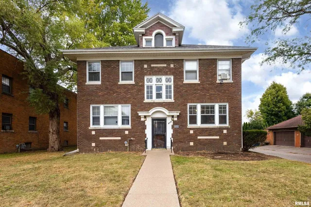 $800 | 318 West Columbia Avenue, Davenport, IA 52803