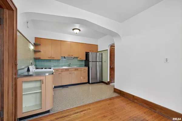 $850 | 318 West Columbia Avenue, Unit A, Davenport, IA 52803