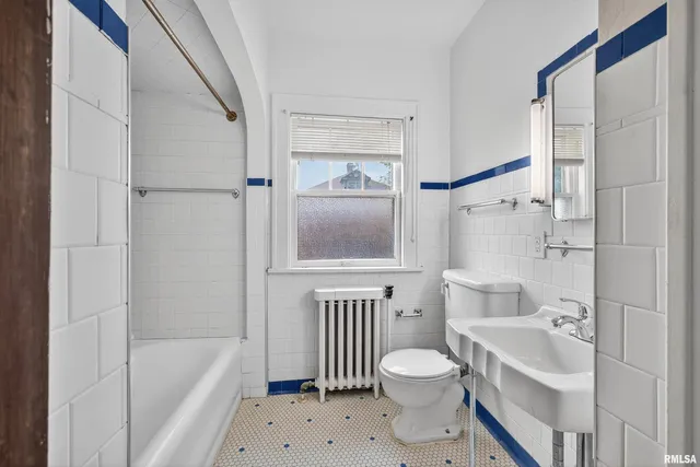 $800 | 318 West Columbia Avenue, Davenport, IA 52803