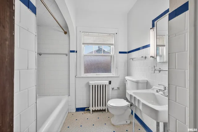 $800 | 318 West Columbia Avenue, Davenport, IA 52803