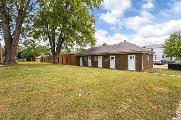 $850 | 318 West Columbia Avenue, Unit A, Davenport, IA 52803