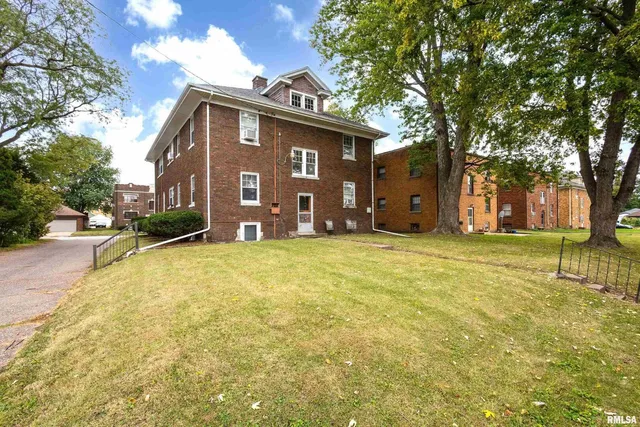 $800 | 318 West Columbia Avenue, Davenport, IA 52803