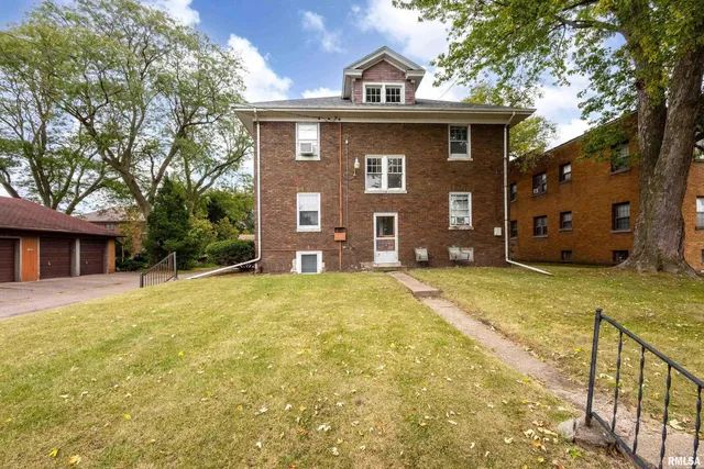 $800 | 318 West Columbia Avenue, Davenport, IA 52803