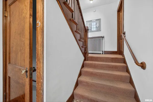 $850 | 318 West Columbia Avenue, Unit A, Davenport, IA 52803