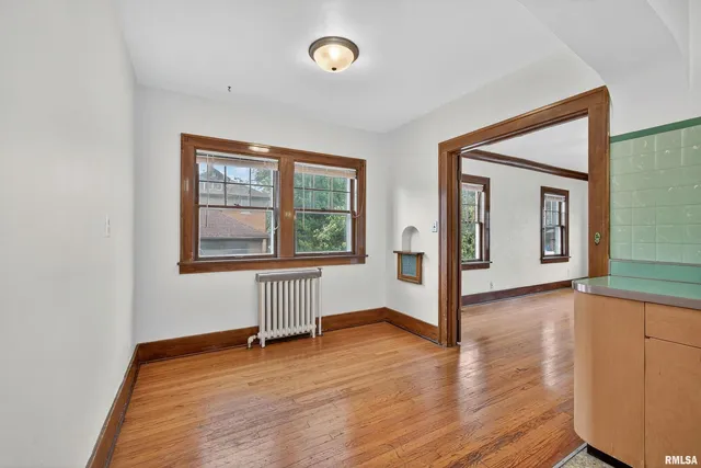 $800 | 318 West Columbia Avenue, Davenport, IA 52803