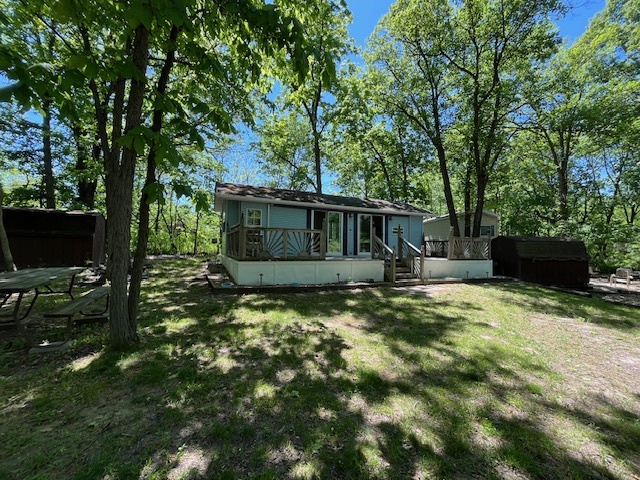 2795 East 28th Road Marseilles, IL 61341 - Photo 6 of 59 a view of a house with backyard and sitting area