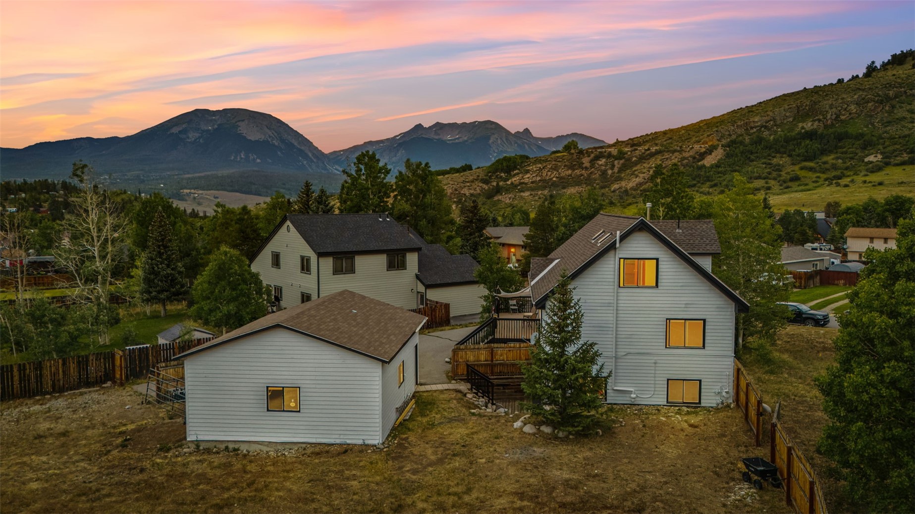 With incredible views from the living room, dining room, loft and deck, you'll never miss an epic Summit County sunset.