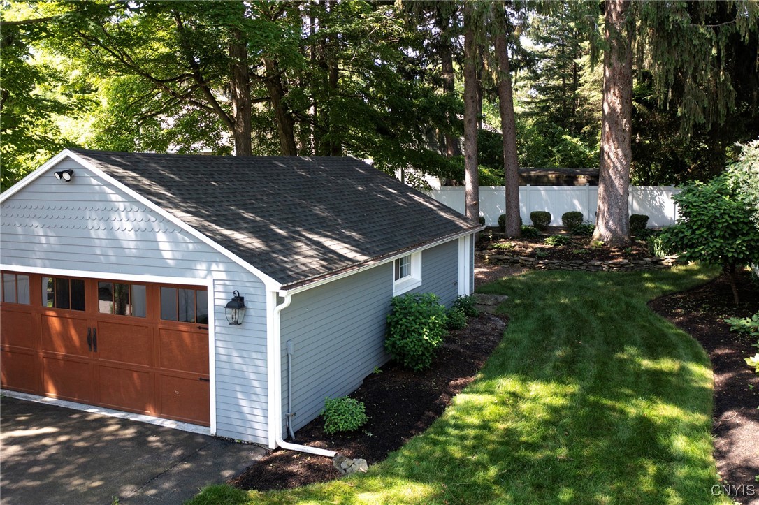 52 West Lake Street Skaneateles, NY 13152 - Photo 7 of 47