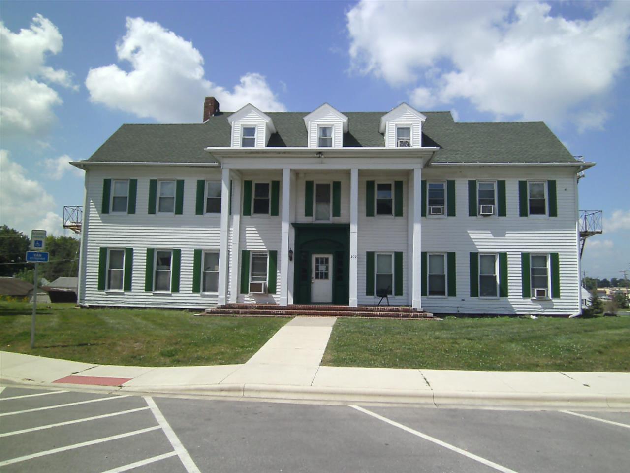 202 Argonne Road Warsaw, IN 46580 - Photo 1 of 10 Gallery Image 1
