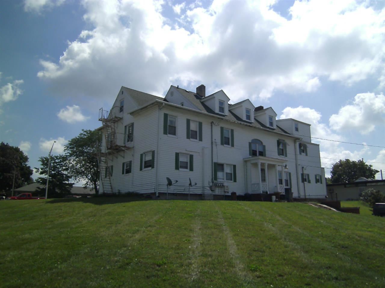 202 Argonne Road Warsaw, IN 46580 - Photo 3 of 10 Gallery Image 3