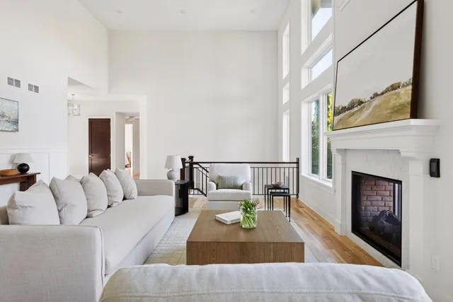 $2,150,000 | 631 Callahan Place, Mendota Heights, MN 55118