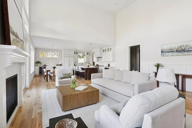 $2,150,000 | 631 Callahan Place, Mendota Heights, MN 55118