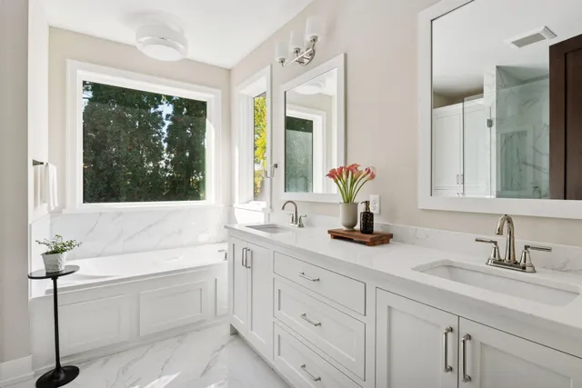 $2,150,000 | 631 Callahan Place, Mendota Heights, MN 55118