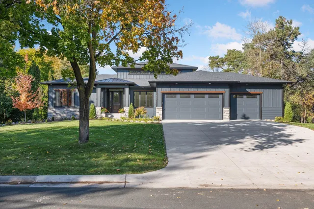 $2,150,000 | 631 Callahan Place, Mendota Heights, MN 55118