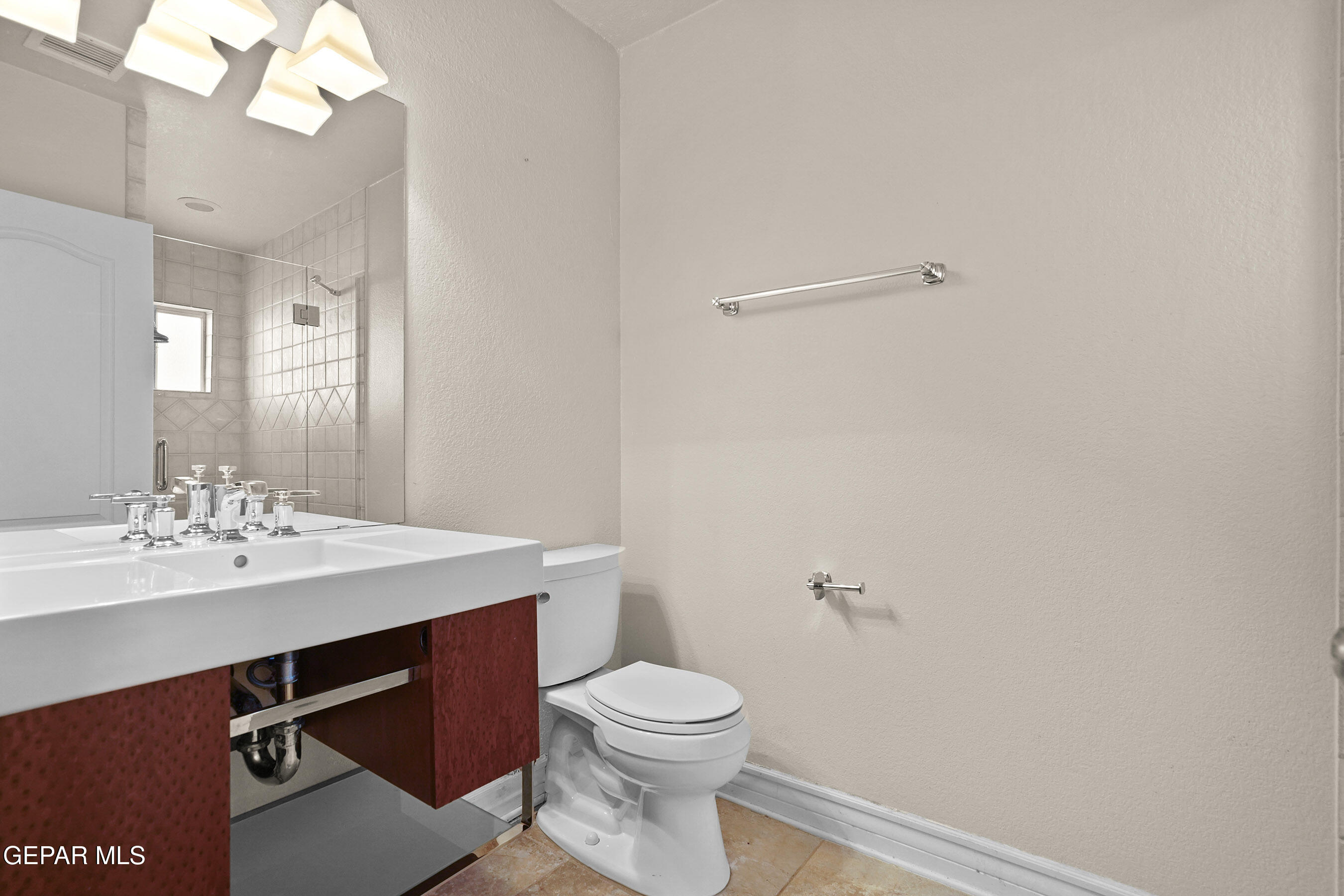 6513 Royal Ridge Drive El Paso, TX 79912 - Photo 17 of 59 Downstairs Bathroom 2