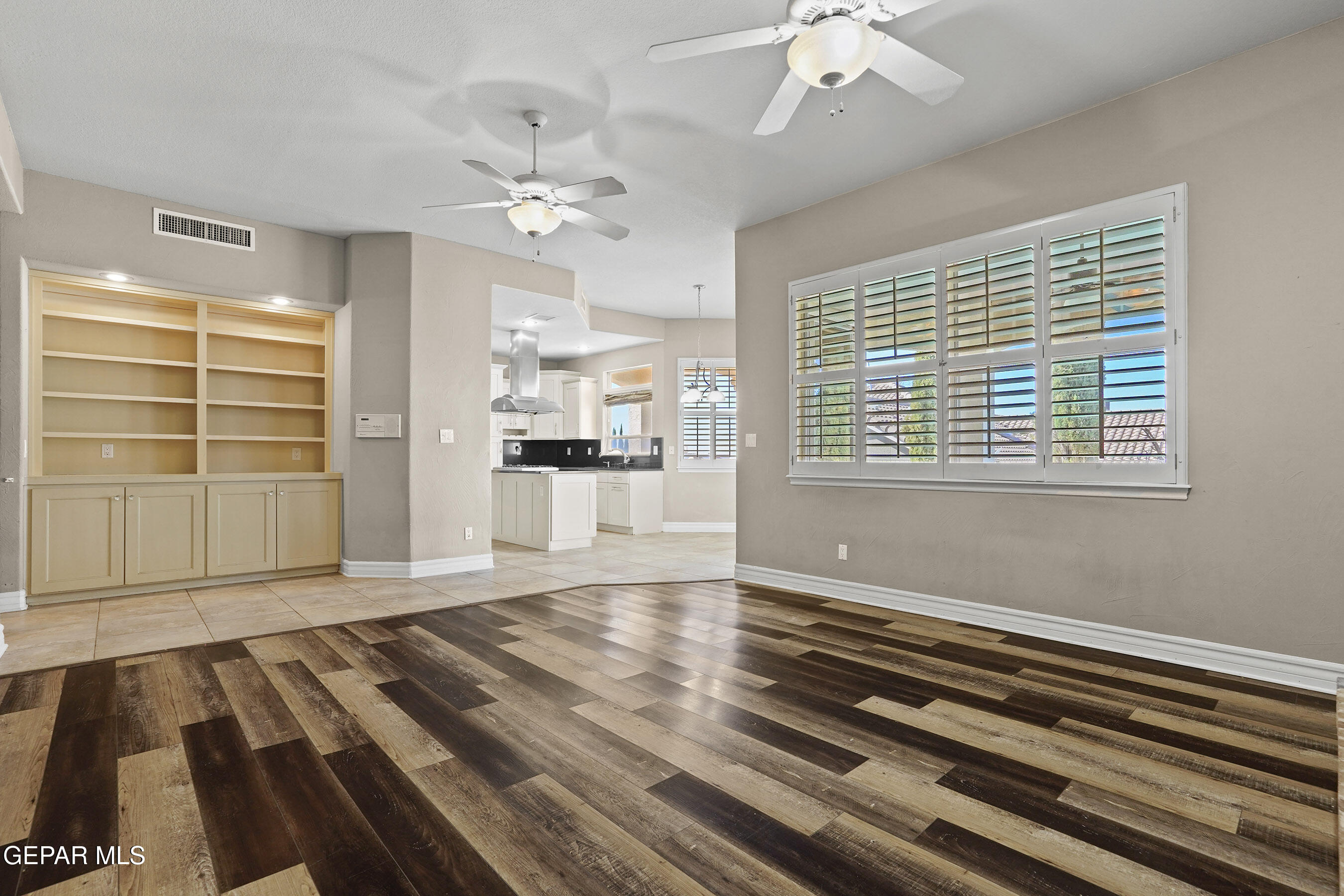 6513 Royal Ridge Drive El Paso, TX 79912 - Photo 21 of 59 Great room