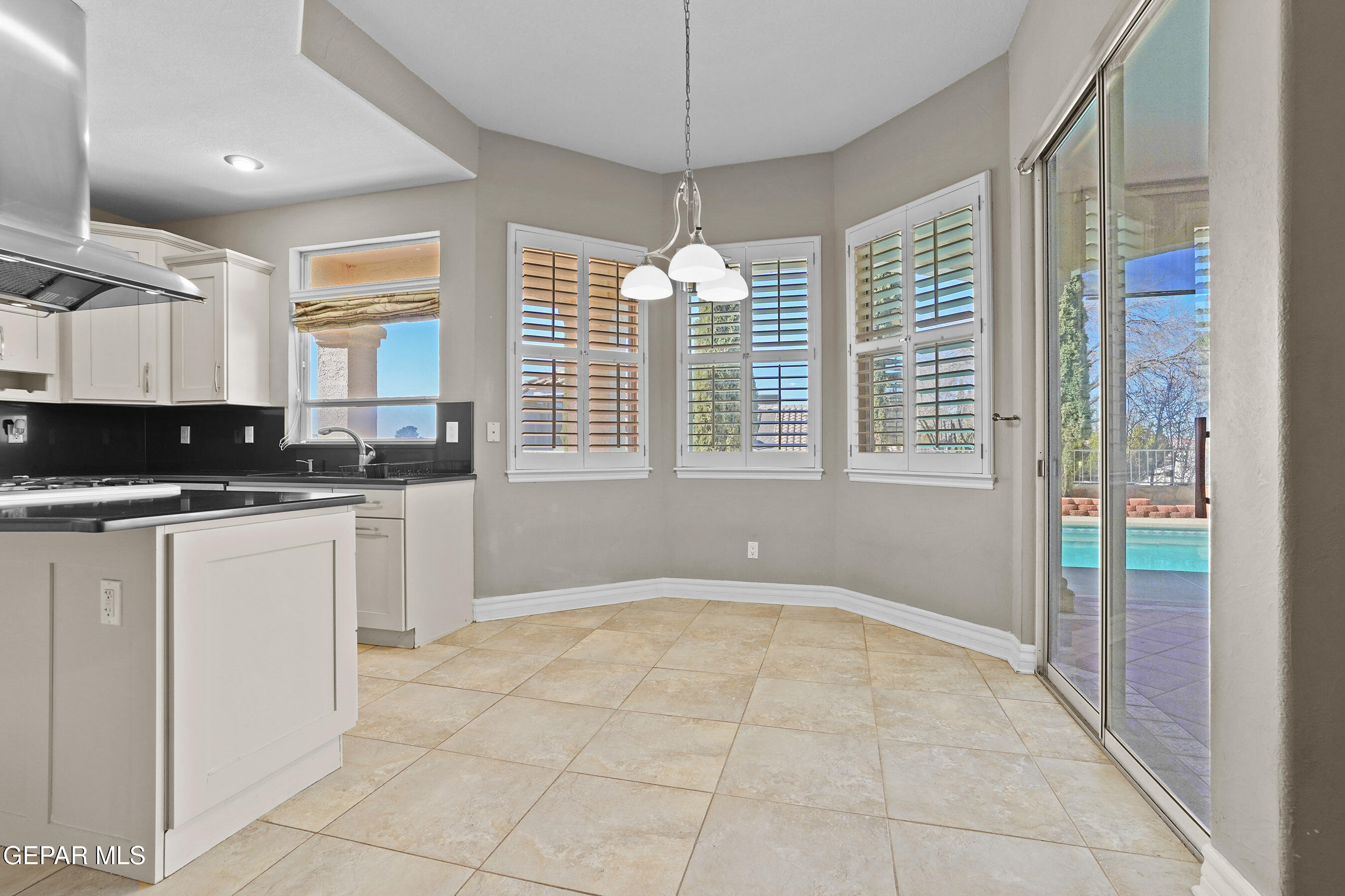 6513 Royal Ridge Drive El Paso, TX 79912 - Photo 24 of 59 Kitchen