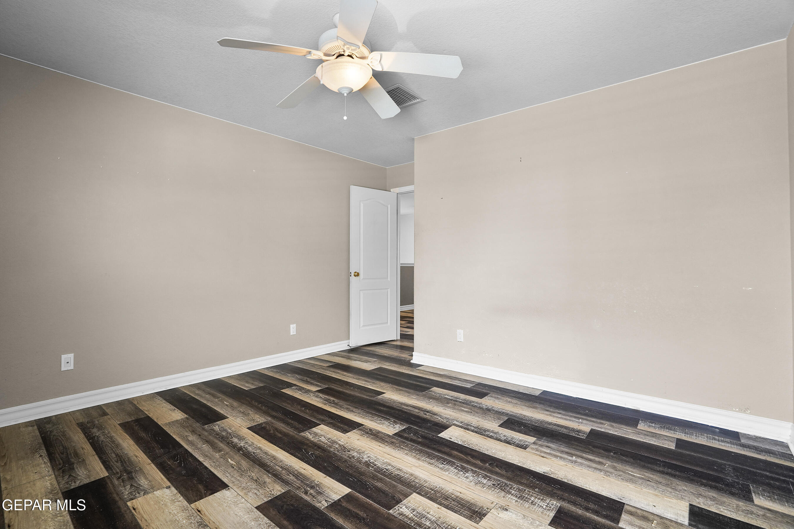 6513 Royal Ridge Drive El Paso, TX 79912 - Photo 32 of 59 Bedroom 4