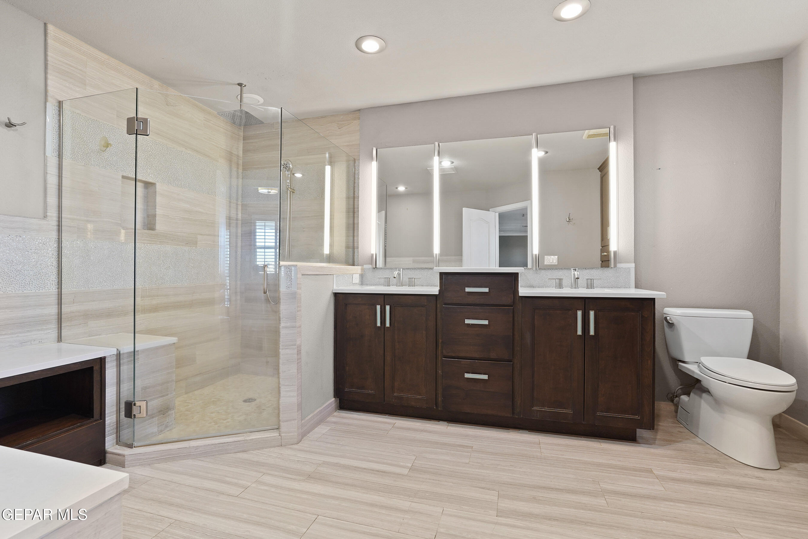 6513 Royal Ridge Drive El Paso, TX 79912 - Photo 36 of 59 Remodeled Primary bath