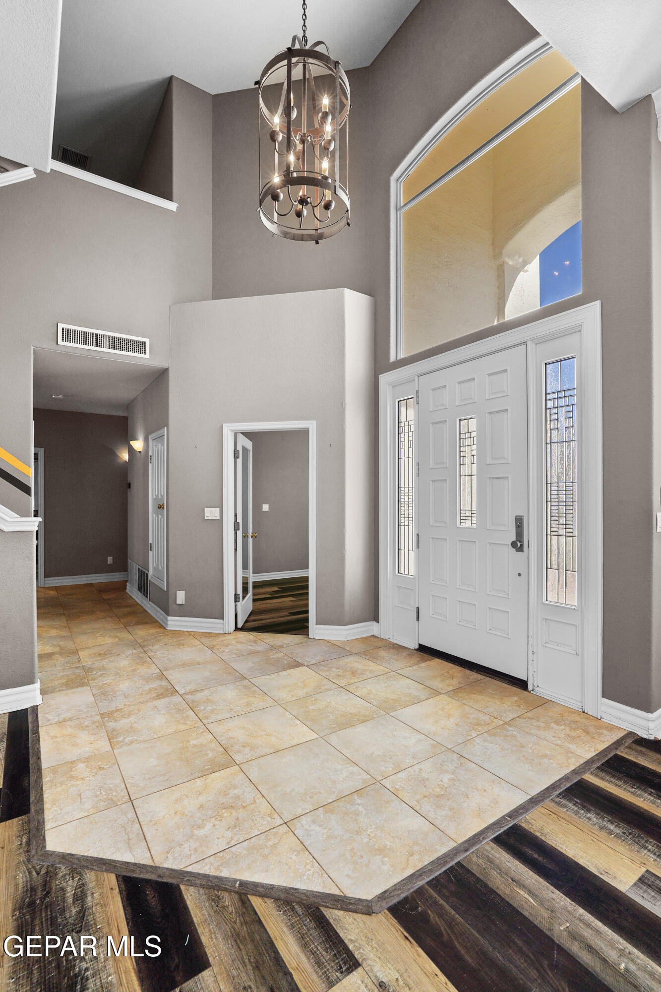 6513 Royal Ridge Drive El Paso, TX 79912 - Photo 6 of 59 Vaulted Entry Ceiling