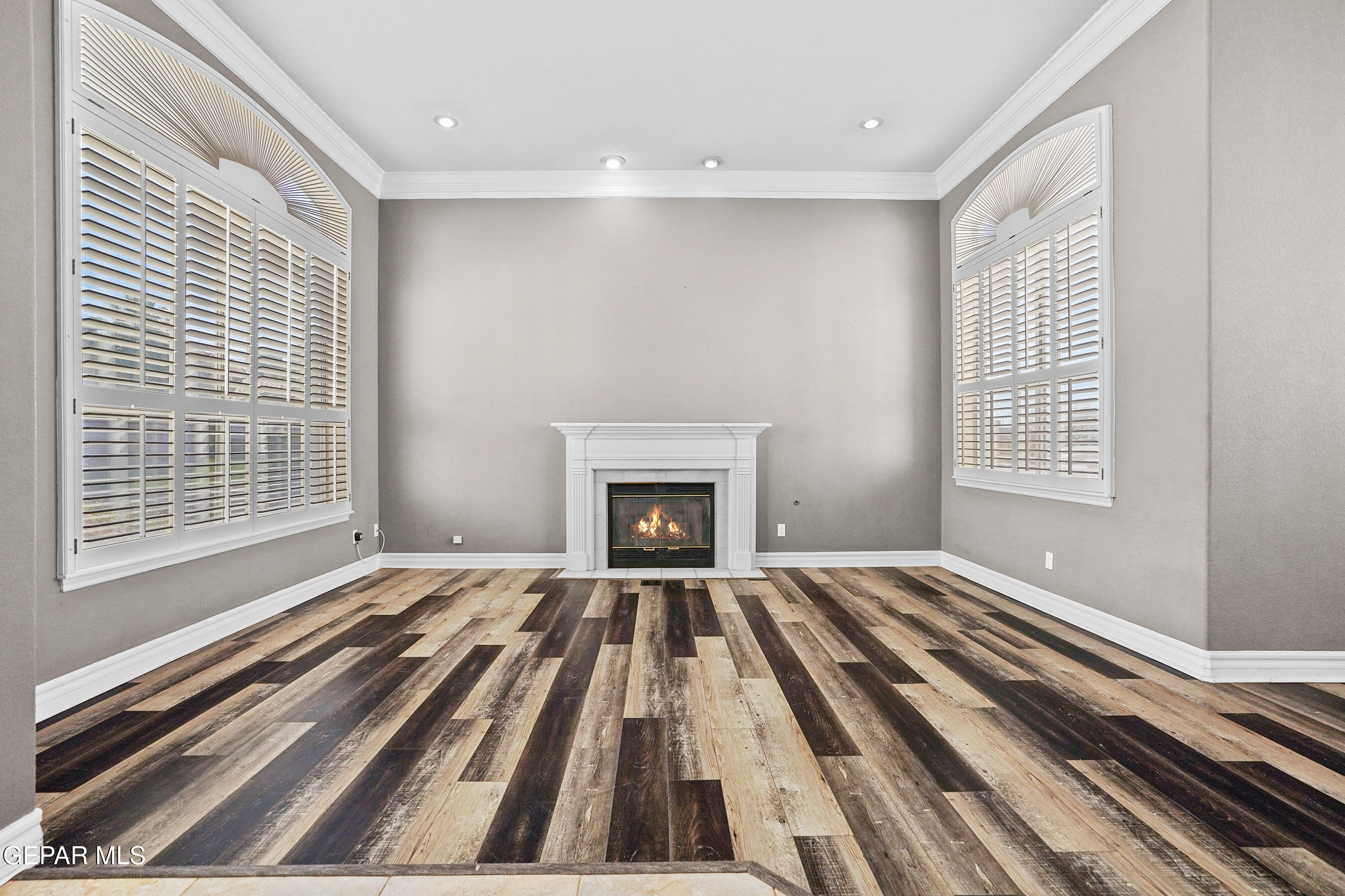 6513 Royal Ridge Drive El Paso, TX 79912 - Photo 9 of 59 Living room