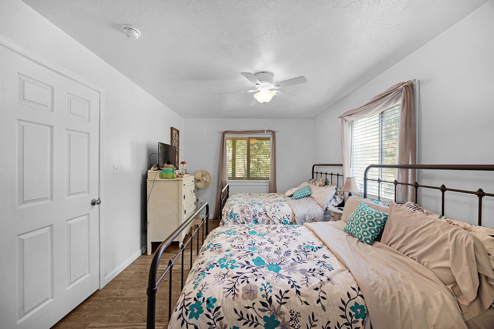 44 G & S Rock Ranch Road Camden, TN 38320 - Photo 19 of 23 a bed room with a bed mirror and a window