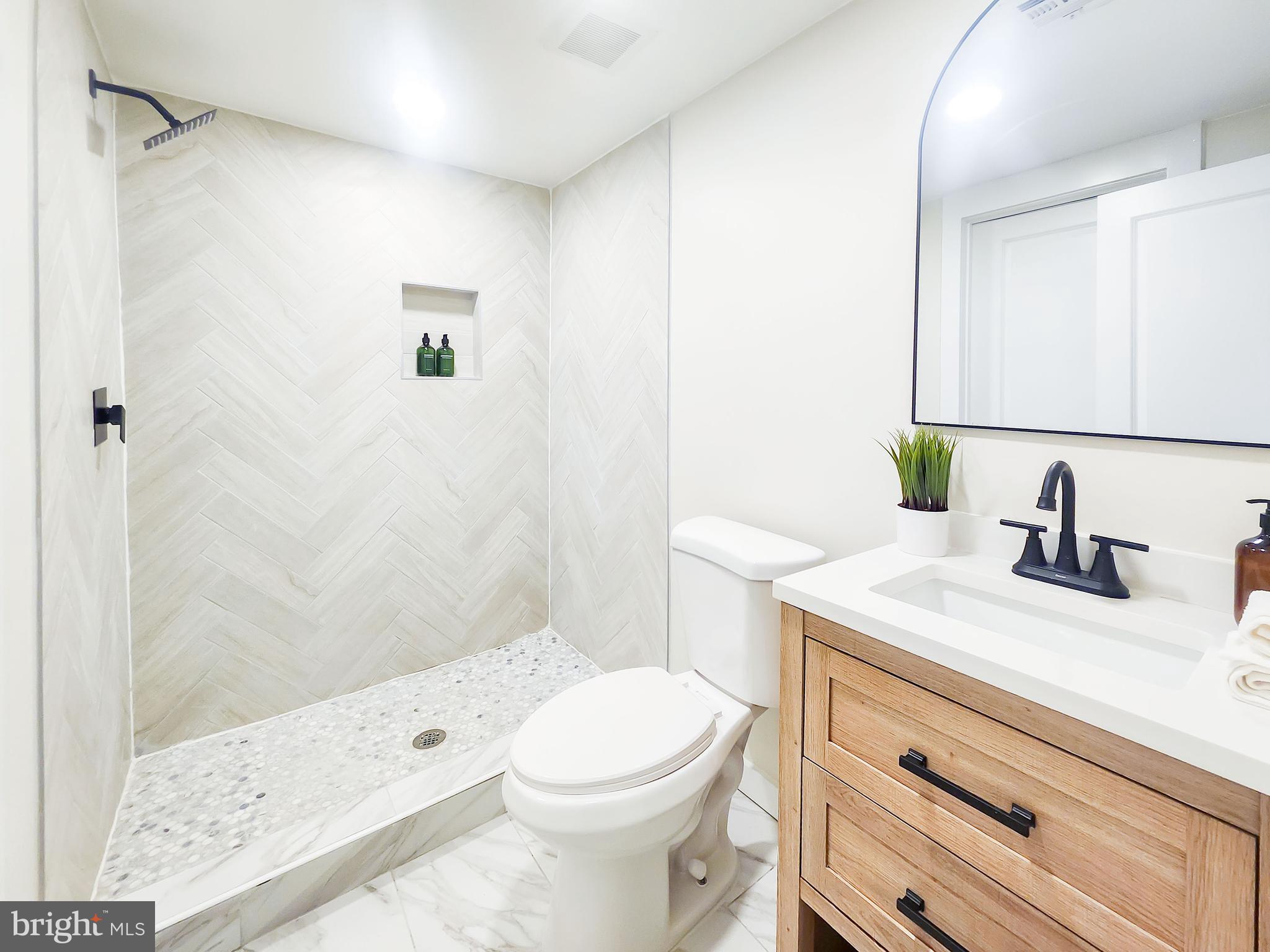 1001 South 60th Street Philadelphia, PA 19143 - Photo 39 of 48 bathroom